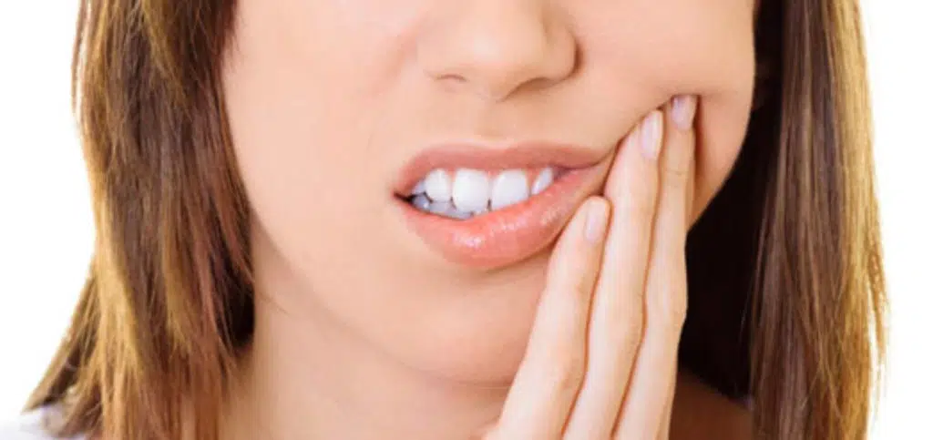 How Can I Fix My Broken Tooth Featured Image - Bowen Family Dentistry