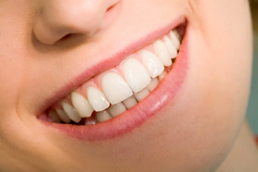 Tips and Benefits of Healthy Gums Featured Image - Bowen Family Dentistry